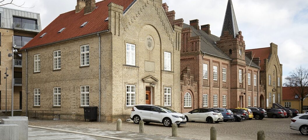 HÆDRENDE OMTALE TIL SKANDERBORG GL. RÅDHUS!
