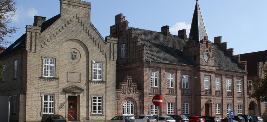 Skanderborg Rådhus skal ombygges og istandsættes